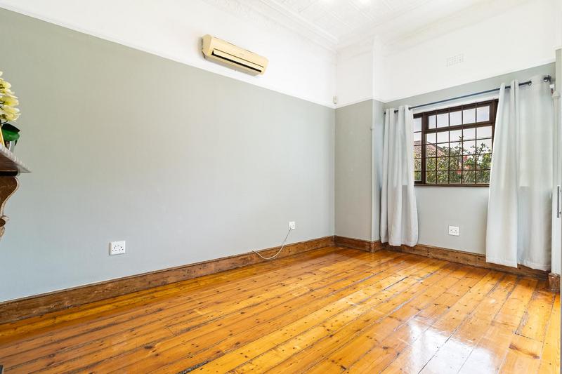 5 Bedroom Property for Sale in Observatory Western Cape